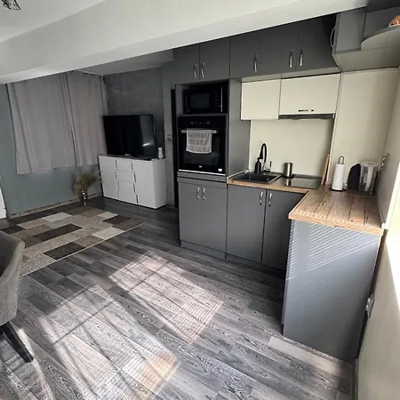 Charming Seaside In Daire *